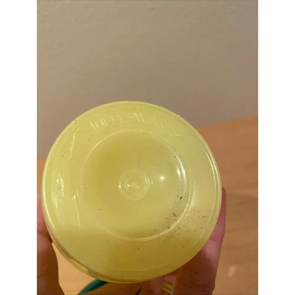 Tupperware 844 quick Shake Gravy Drink Mixer Blender Shaker Yellow Green